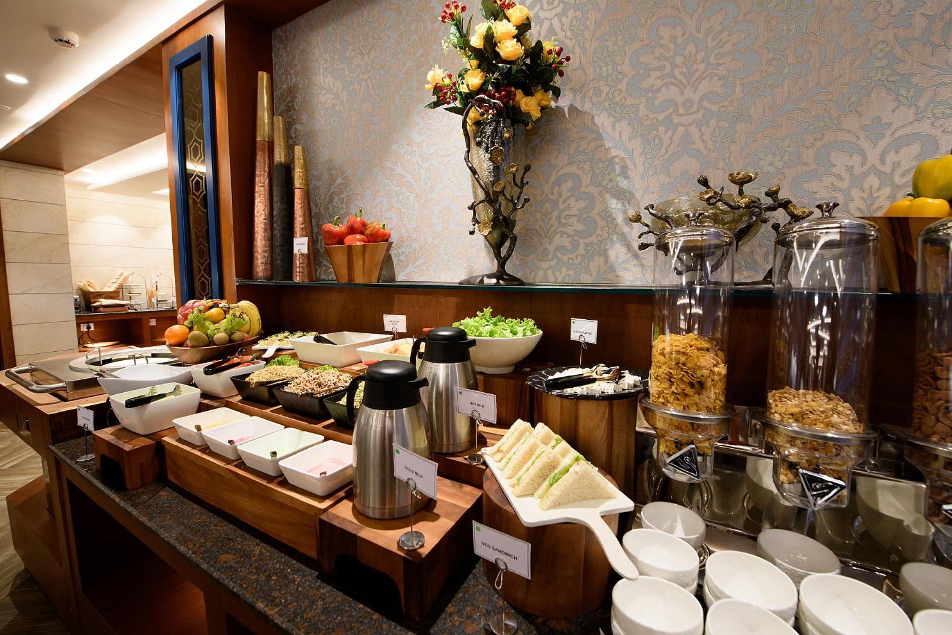 Best Western Plus Revanta Mcleod Ganj Дармсала Экстерьер фото
